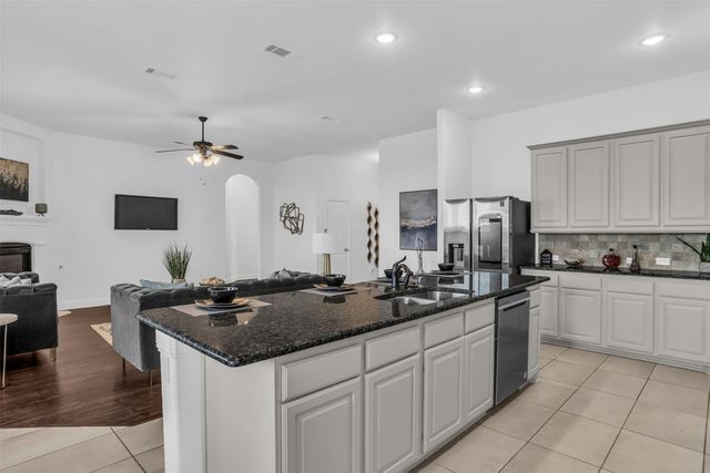 1130 Yukon Boulevard, Waxahachie, TX 75167