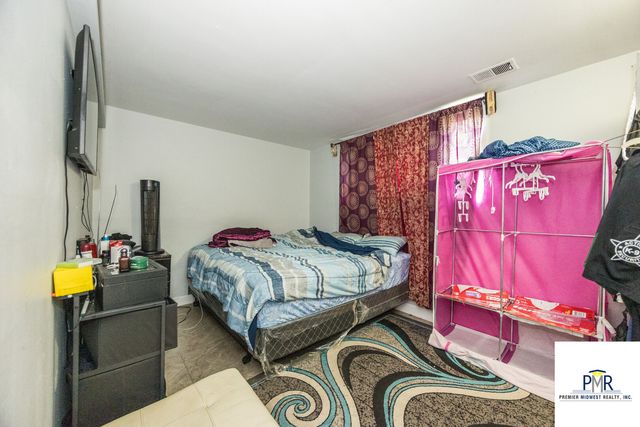 5750 S Lowe Avenue, Chicago, IL 60621