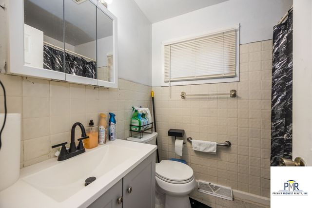 5750 S Lowe Avenue, Chicago, IL 60621