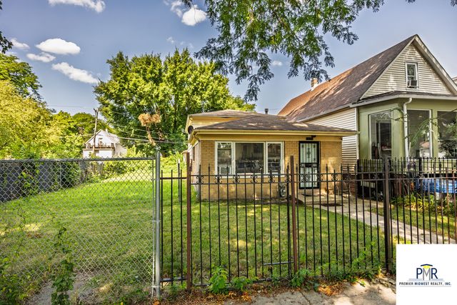 5750 S Lowe Avenue, Chicago, IL 60621