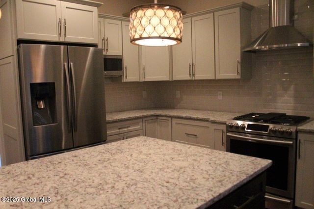 905 Ridge View Circle, Castleton-on-hudson, NY 12033