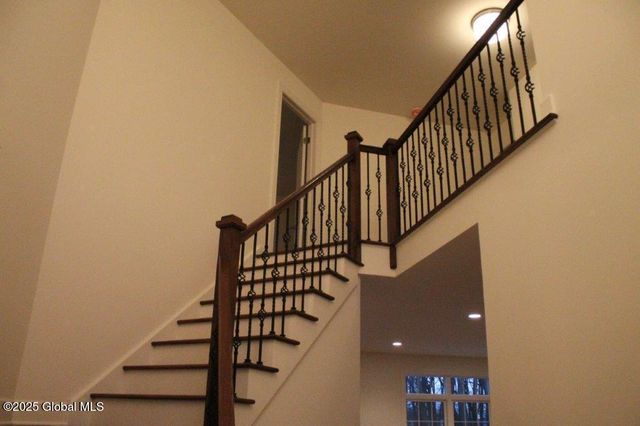 905 Ridge View Circle, Castleton-on-hudson, NY 12033