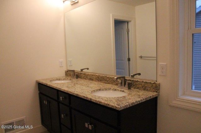 905 Ridge View Circle, Castleton-on-hudson, NY 12033