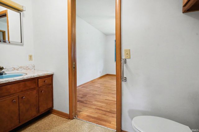 24043 Sunnyside Avenue, Elkhart, IN 46516