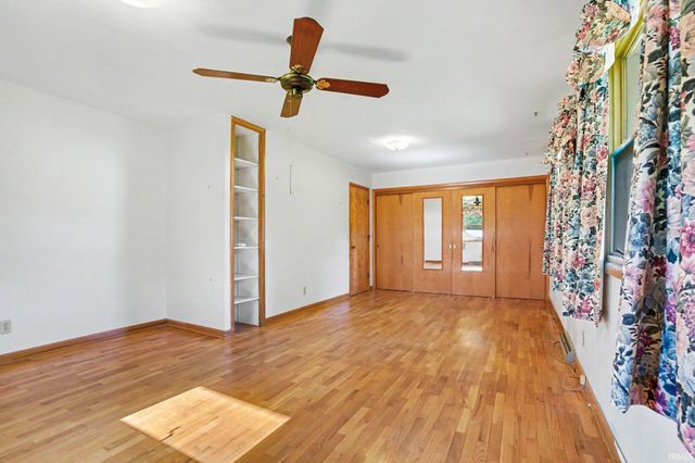 24043 Sunnyside Avenue, Elkhart, IN 46516
