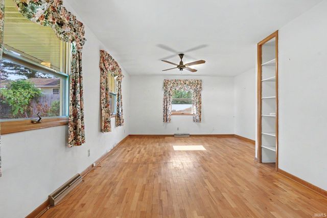 24043 Sunnyside Avenue, Elkhart, IN 46516