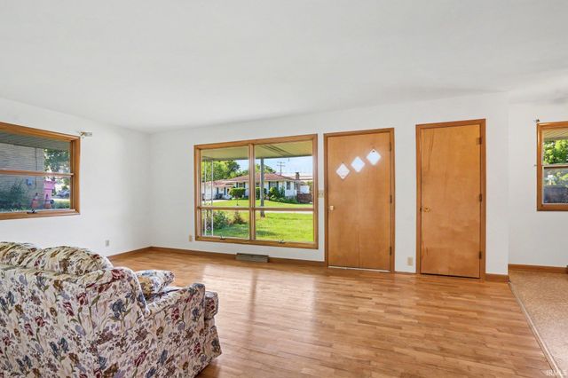 24043 Sunnyside Avenue, Elkhart, IN 46516