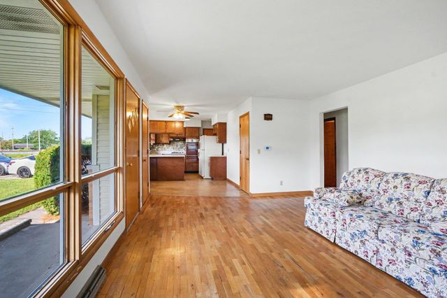 24043 Sunnyside Avenue, Elkhart, IN 46516
