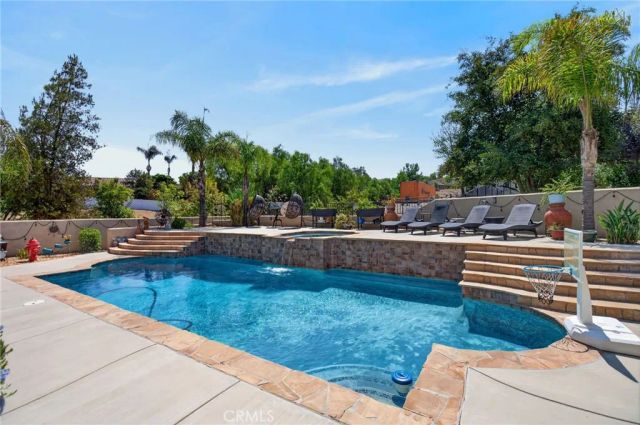 18397 Swallowtail Lane, Riverside, CA 92504