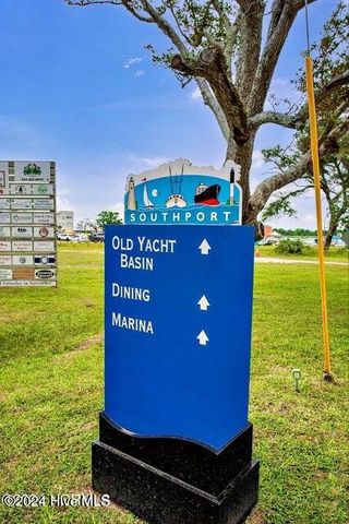 612 W Brown Street Apt B, Southport, NC 28461