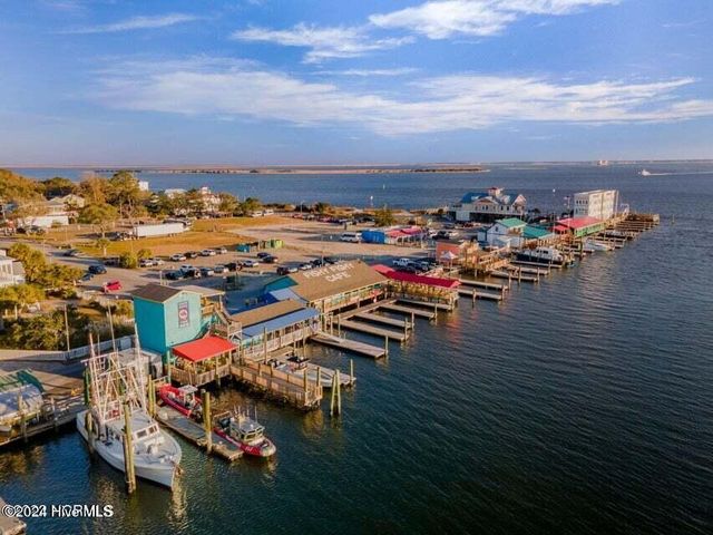 612 W Brown Street Apt B, Southport, NC 28461