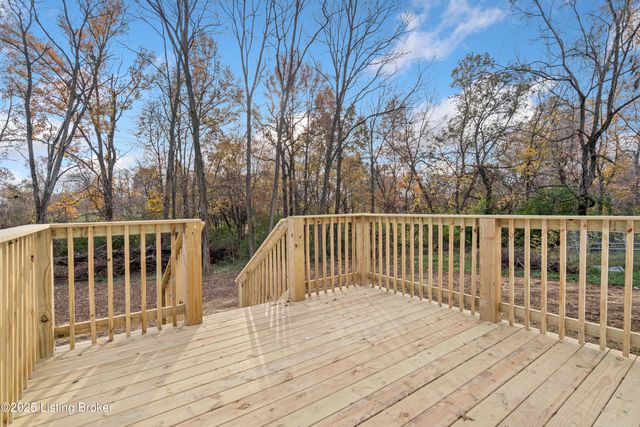 6715 Memory Ln, Louisville, KY 40258