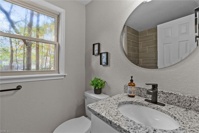 501 Fernwood Farms RD, Chesapeake, VA 23320