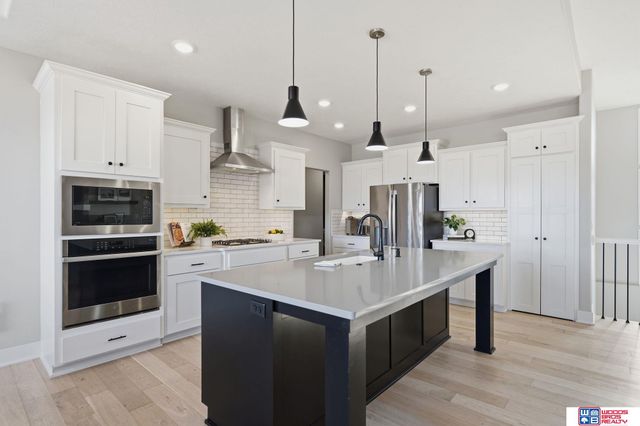 9650 Topher Boulevard, Lincoln, NE 68526