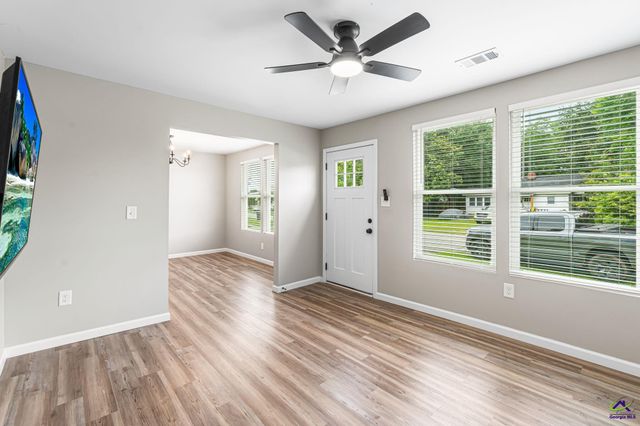 110 S Sixth Street, Warner Robins, GA 31088