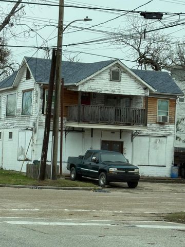 5501 Elysian Street, Houston, TX 77009