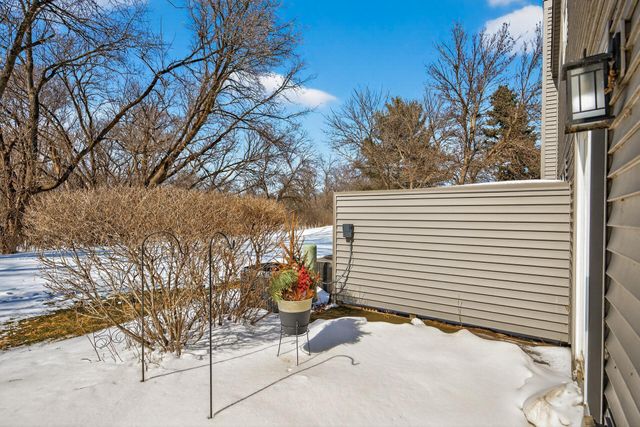 9935 Russell Avenue N 7, Brooklyn Park, MN 55444