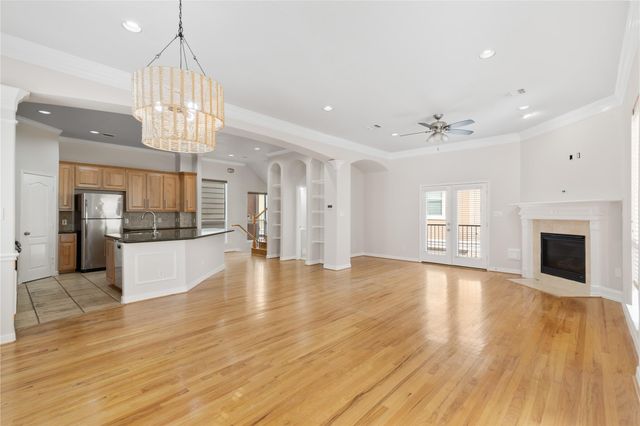 5223 Gibson Street, Houston, TX 77007