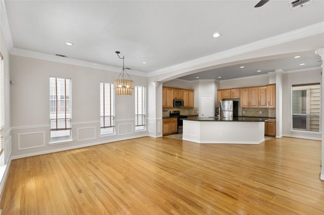 5223 Gibson Street, Houston, TX 77007