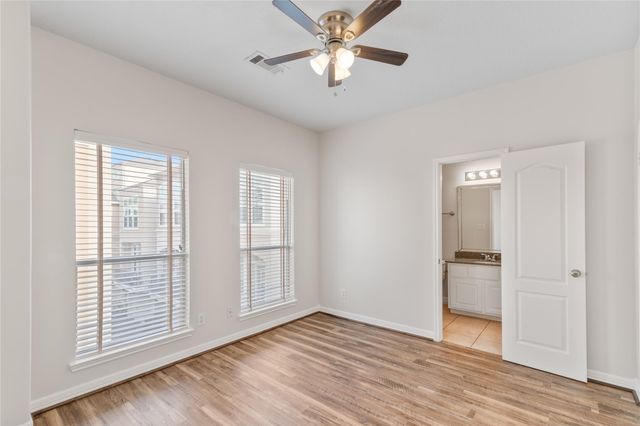 5223 Gibson Street, Houston, TX 77007