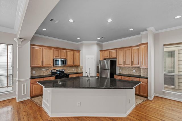 5223 Gibson Street, Houston, TX 77007