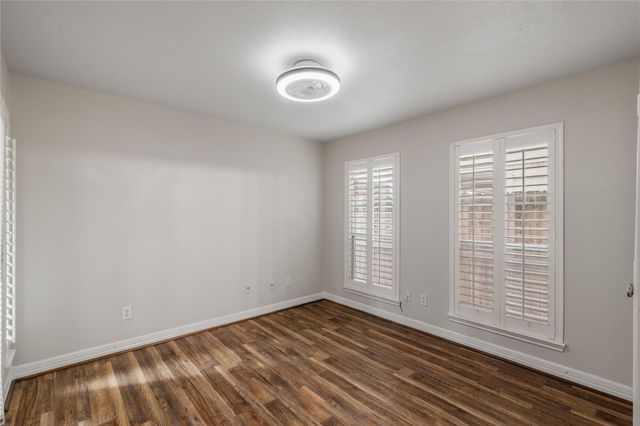 5223 Gibson Street, Houston, TX 77007