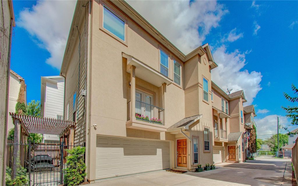 5223 Gibson Street, Houston, TX 77007