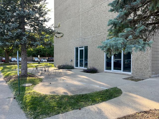 1750 N Marywood Avenue 204, Aurora, IL 60505