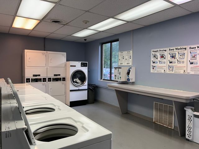 1750 N Marywood Avenue 204, Aurora, IL 60505