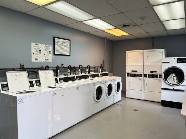 1750 N Marywood Avenue 204, Aurora, IL 60505