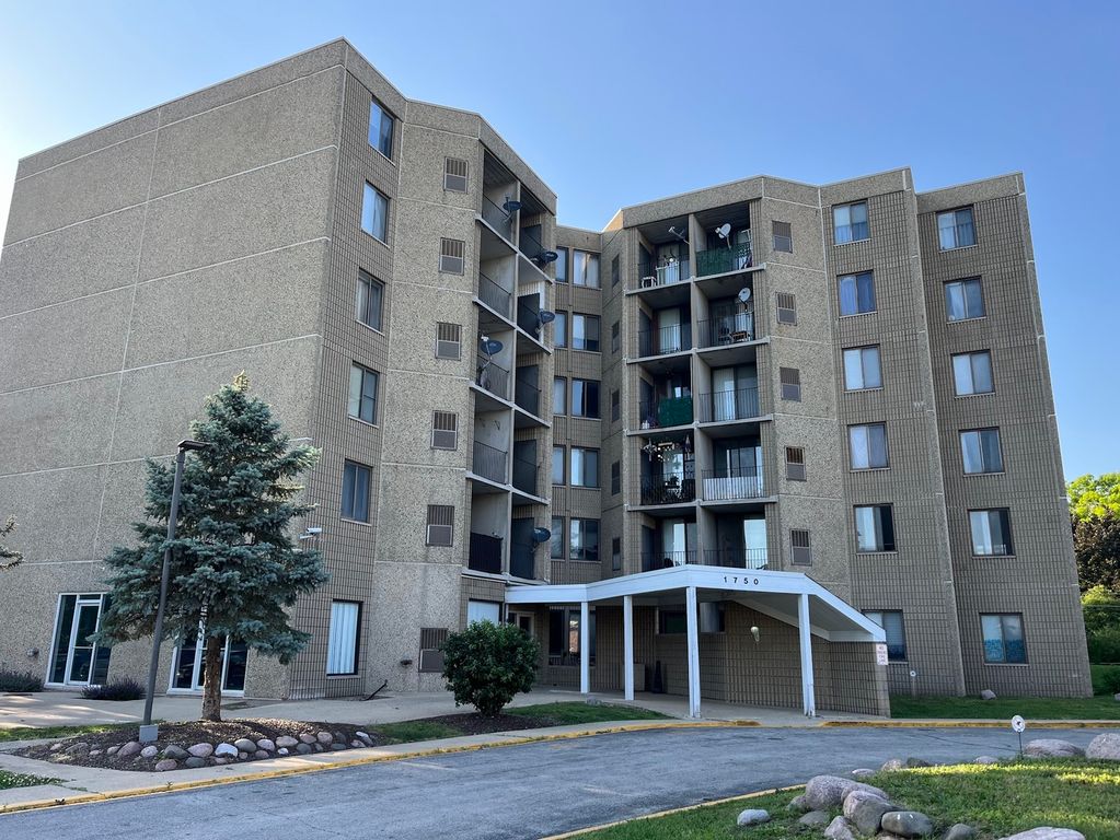 1750 N Marywood Avenue 204, Aurora, IL 60505