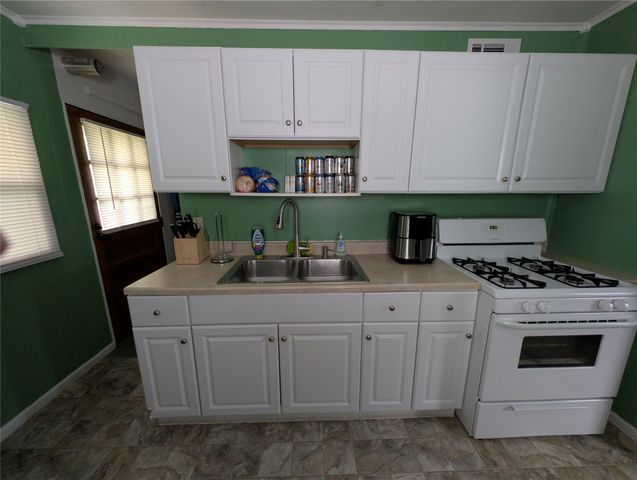 1114 W 38TH Street, Erie, PA 16508