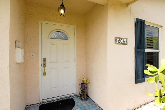205 SE 4th Terrace 1-2, Dania Beach, FL 33004