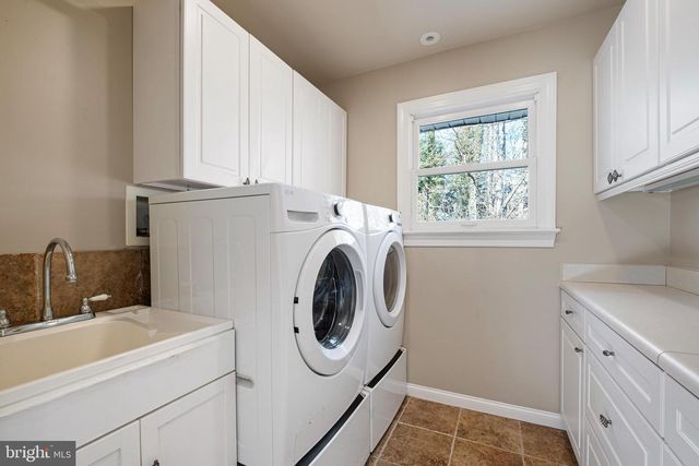 2705 TONBRIDGE DR, Wilmington, DE 19810