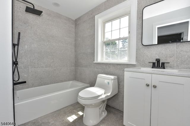 46 Tenney Ave, River Edge Boro, NJ 07661