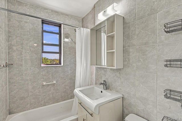 3815 149th Street 4L, Flushing, NY 11354