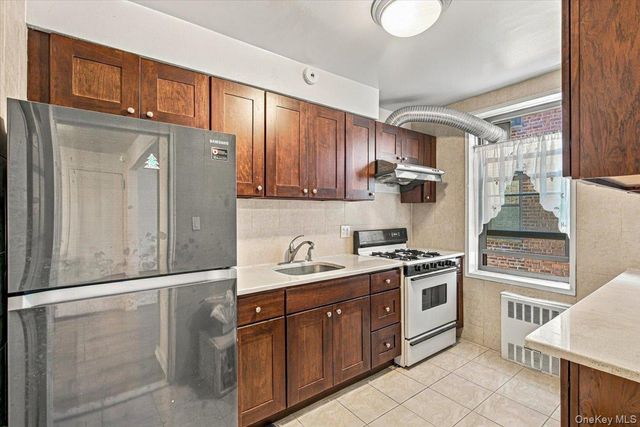 3815 149th Street 4L, Flushing, NY 11354