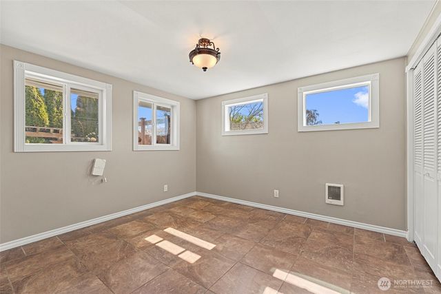 480 SE Ely Street, Oak Harbor, WA 98277