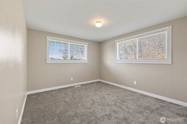 480 SE Ely Street, Oak Harbor, WA 98277