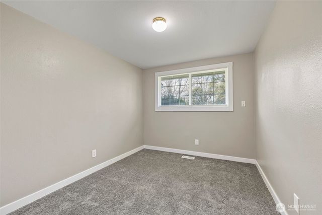 480 SE Ely Street, Oak Harbor, WA 98277