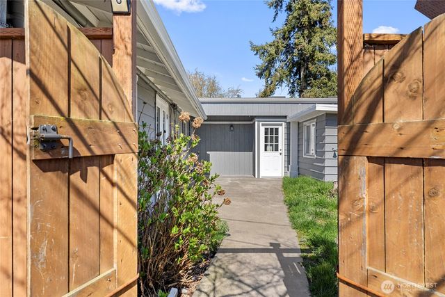 480 SE Ely Street, Oak Harbor, WA 98277