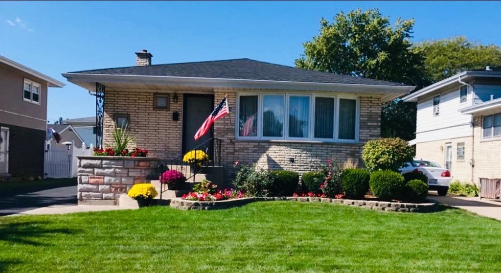 10828 S Kilbourn Avenue, Oak Lawn, IL 60453