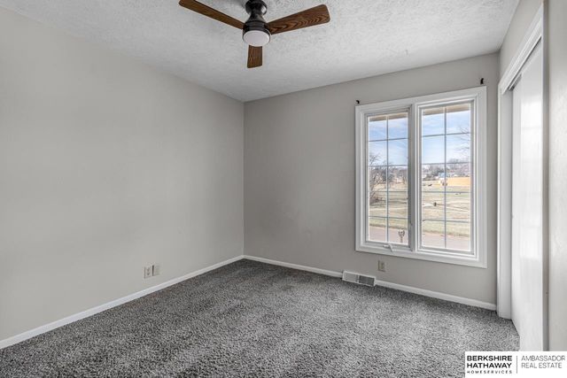 605 S 154 Street, Omaha, NE 68154