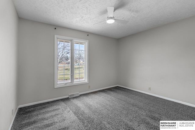 605 S 154 Street, Omaha, NE 68154