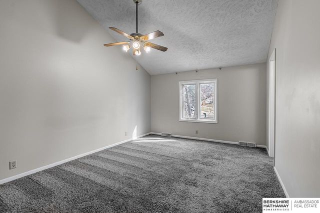 605 S 154 Street, Omaha, NE 68154