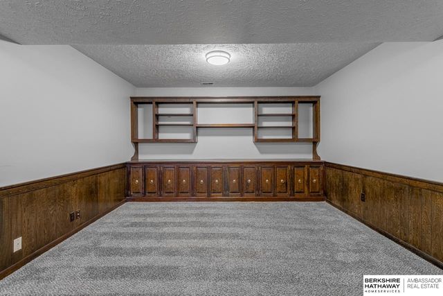 605 S 154 Street, Omaha, NE 68154