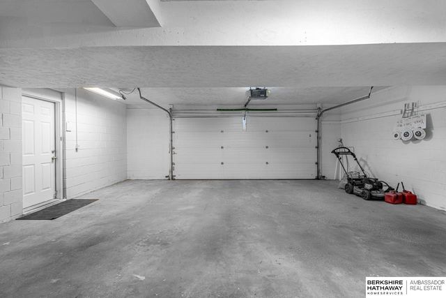 605 S 154 Street, Omaha, NE 68154