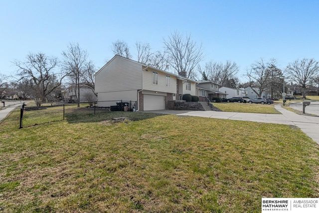 605 S 154 Street, Omaha, NE 68154