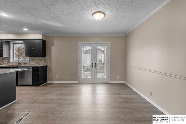 605 S 154 Street, Omaha, NE 68154