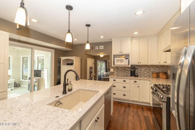 4531 Vicksburg Drive, Sylvania, OH 43560